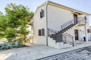 Апартаменты «Lidija», Рогозница