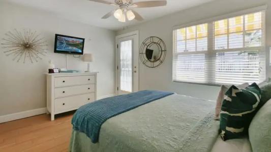 Coconut Inn Pass-a-Grille Beach - 174