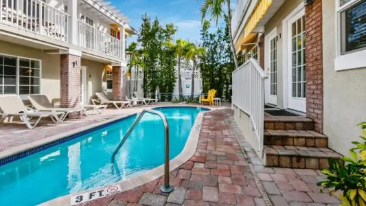 Coconut Inn Pass-a-Grille Beach - 8