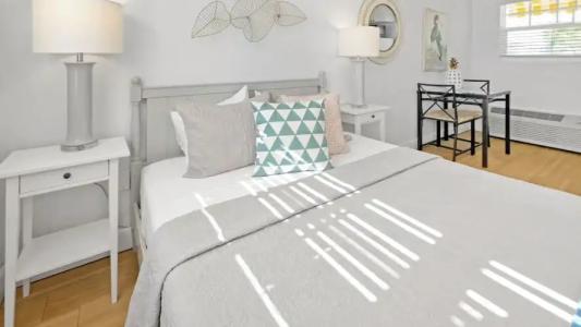 Coconut Inn Pass-a-Grille Beach - 165