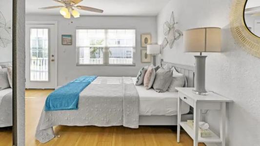 Coconut Inn Pass-a-Grille Beach - 184