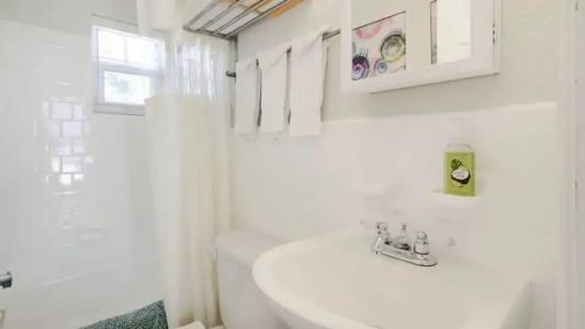 Coconut Inn Pass-a-Grille Beach - 176