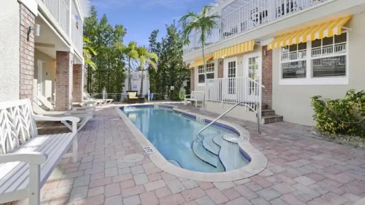 Coconut Inn Pass-a-Grille Beach - 215