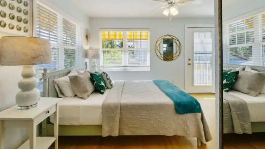 Coconut Inn Pass-a-Grille Beach - 163