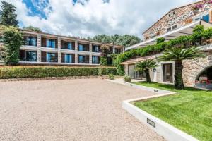 Hotel «Shegara», Порто-векшио