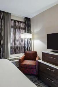 Fairfield Inn & Suites by Marriott Boston - 5