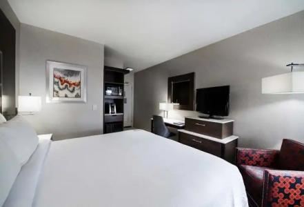 Fairfield Inn & Suites by Marriott Boston - 12