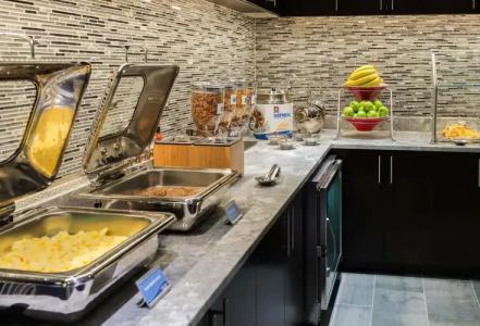 Fairfield Inn & Suites by Marriott Boston - 26