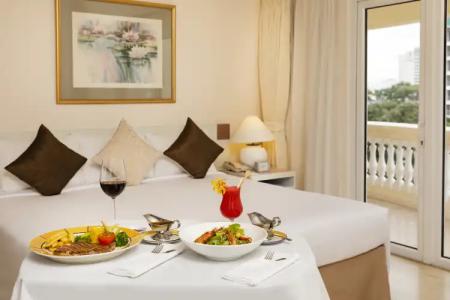 Norfolk Mansion - Luxury Serviced Apartment - 2