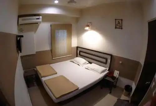 Smyle Inn - 3 minutes walk From New Delhi Railway Station - 24