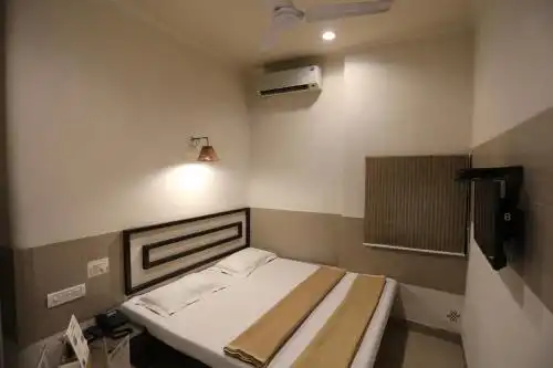 Smyle Inn - 3 minutes walk From New Delhi Railway Station - 25
