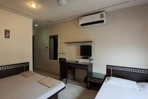 Smyle Inn - 3 minutes walk From New Delhi Railway Station - 15