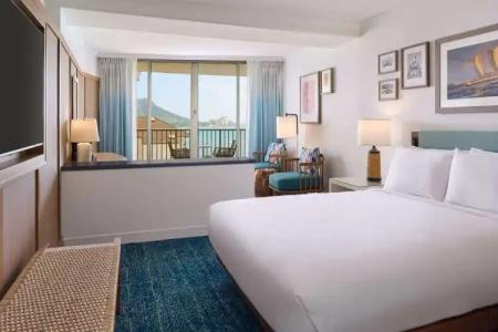 Outrigger Reef Waikiki Beach Resort - 3