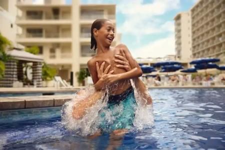 Outrigger Reef Waikiki Beach Resort - 45