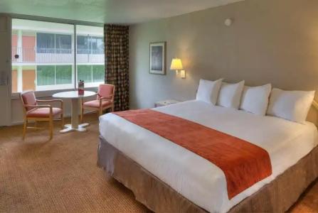 Ramada by Wyndham Kissimmee Gateway - 51
