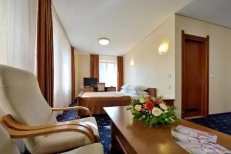 Rehabilitation Centre & SPA Draugystės sanatorija - 1