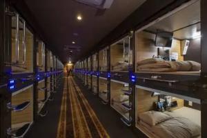 Capsule Hotel Anshin Oyado Shinjuku, Токио