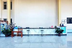 Beijing Gongmei Blue Peacock Business Hotel, Пекин