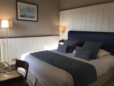 Dormy House - 17