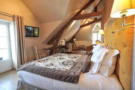 Dormy House - 50