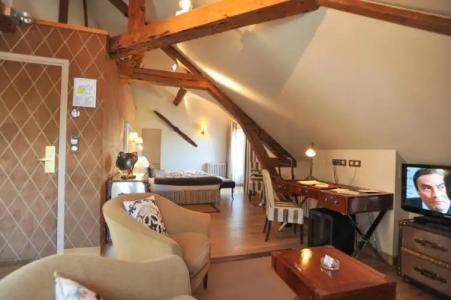 Dormy House - 3