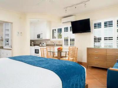 High Noon Beach Resort - 25