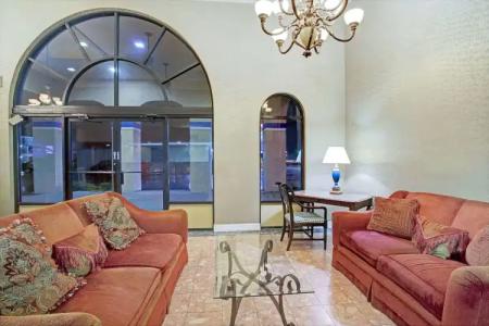 TraveSuites by Wyndham East Gate Orange - 8