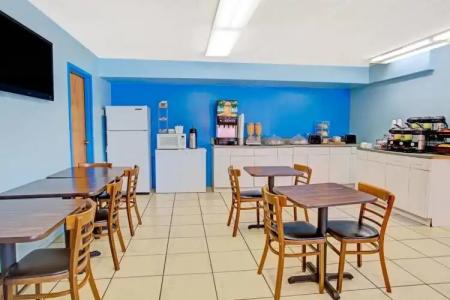 TraveSuites by Wyndham East Gate Orange - 17