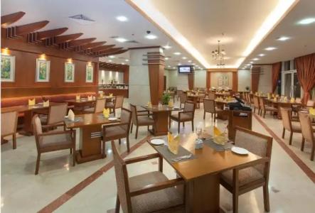 Chelsea Gardens Apartment - 14