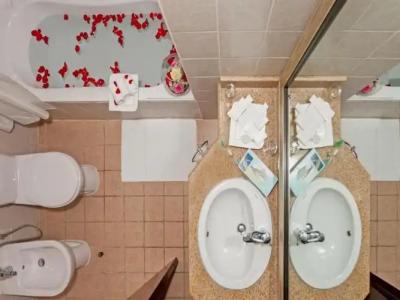 Chelsea Gardens Apartment - 27