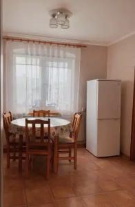 У Рыбного двора - 2