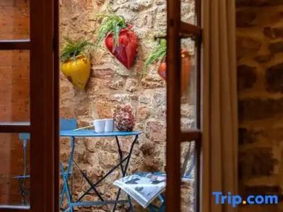 Contact Hôtel Le Savigny & Spa - 53