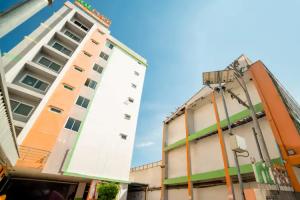 Отель «Oyo 460 Int Place»