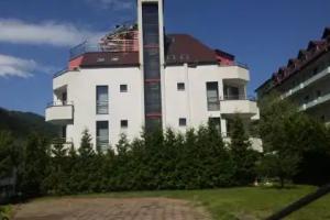 Hotel «Byalo More», Баните