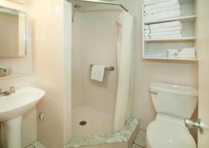 Windjammer Resort and Beach Club - 8