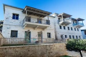 Апарт-отель «Haones Suites», Янина