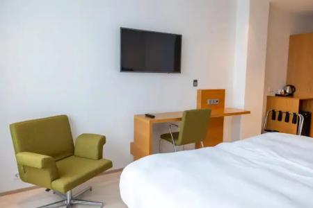 Park Inn by Radisson Reykjavik Keflavík Airport - 2