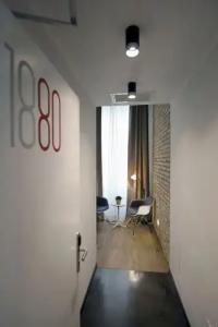 1880 Atypical Rooms - 11