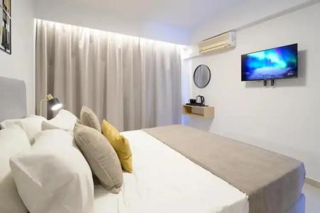 Athina Inn - 2