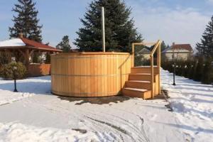 Meggyes Hotel, Мад