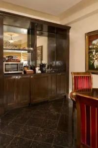 The Kimberly & Suites - 41