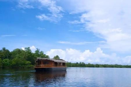 Yathra Houseboat by Jetwing - 24