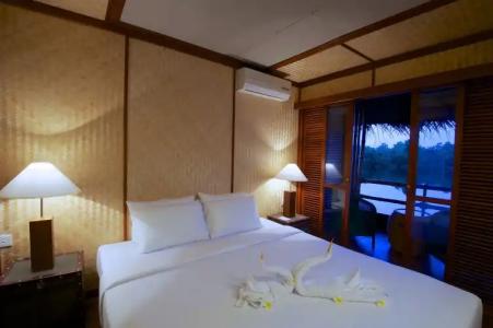 Yathra Houseboat by Jetwing - 1
