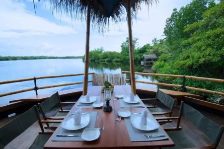 Yathra Houseboat by Jetwing - 11