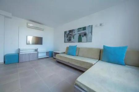 ApartFerrer Skyline - 140