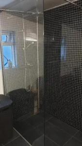 Grand-Inn Bar and Bed - 6