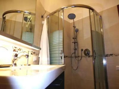 Miclad Colosseum Guest House - 67