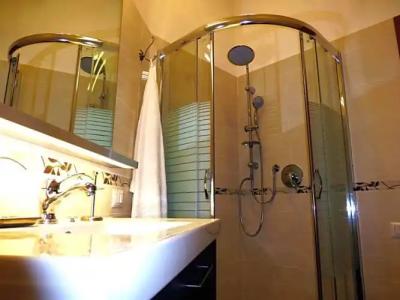Miclad Colosseum Guest House - 38