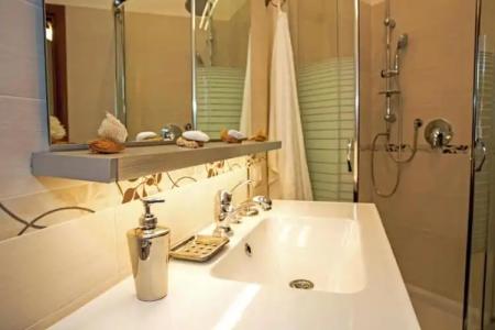 Miclad Colosseum Guest House - 92