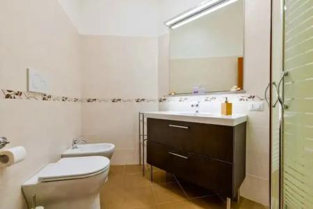 Miclad Colosseum Guest House - 109
